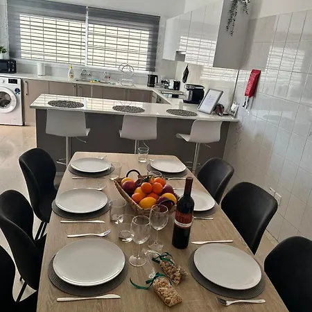 Appartamento A & A House Larnaca